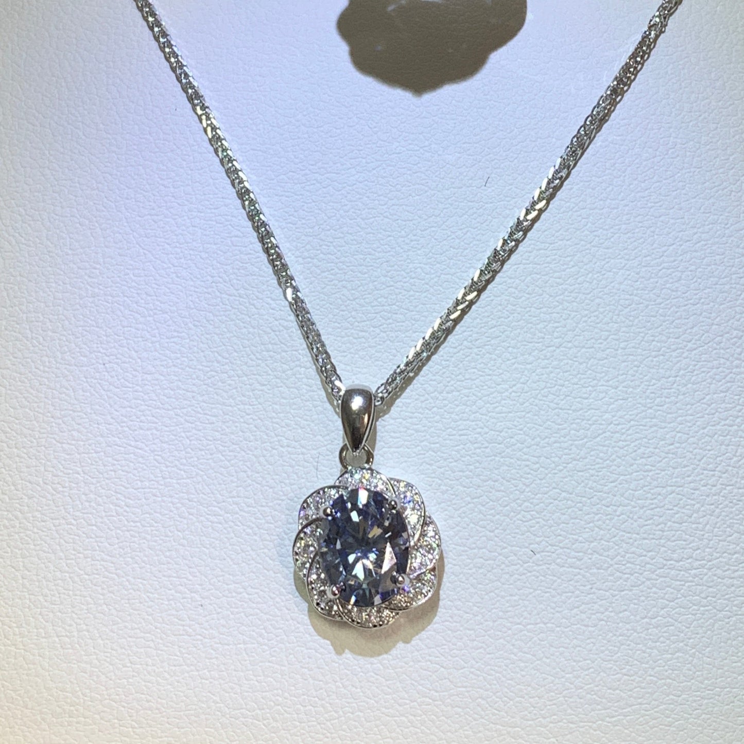 (Doreen) 「Buy 1 get one pair earrings for free」2CT Moissanite 925 sterling silver necklace