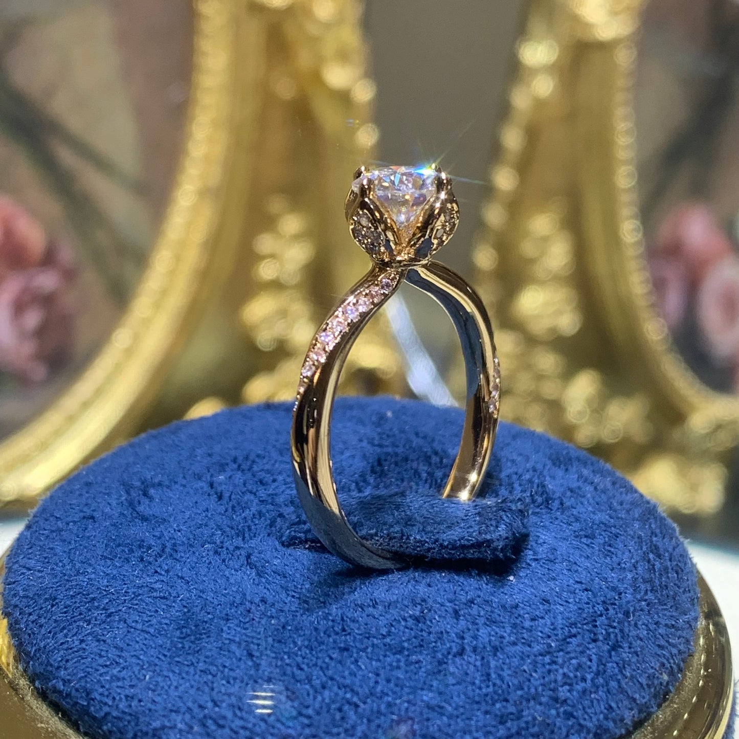 (Gardenia) 「Buy 1 get 1 band ring for free」1CT 18K gold plated Moissanite ring