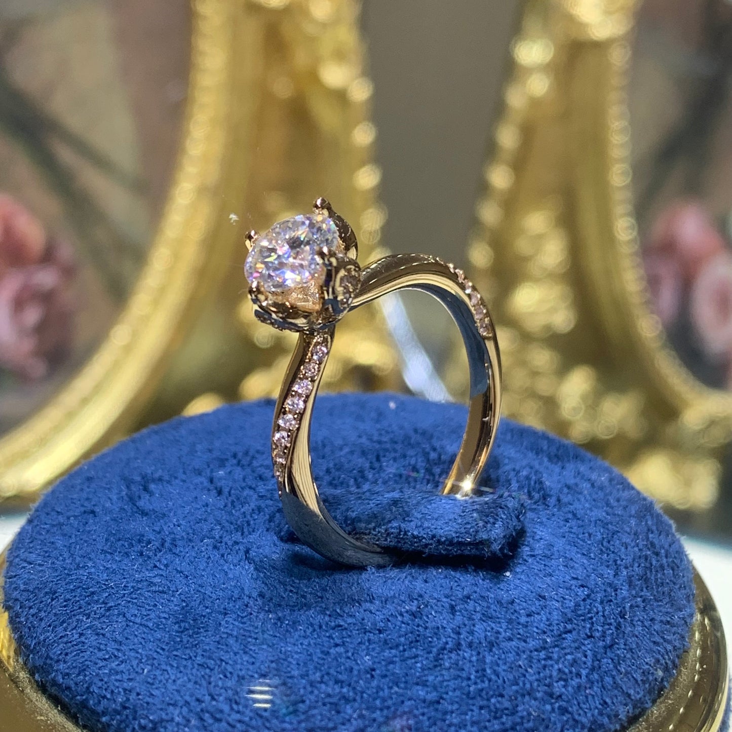 (Gardenia) 「Buy 1 get 1 band ring for free」1CT 18K gold plated Moissanite ring