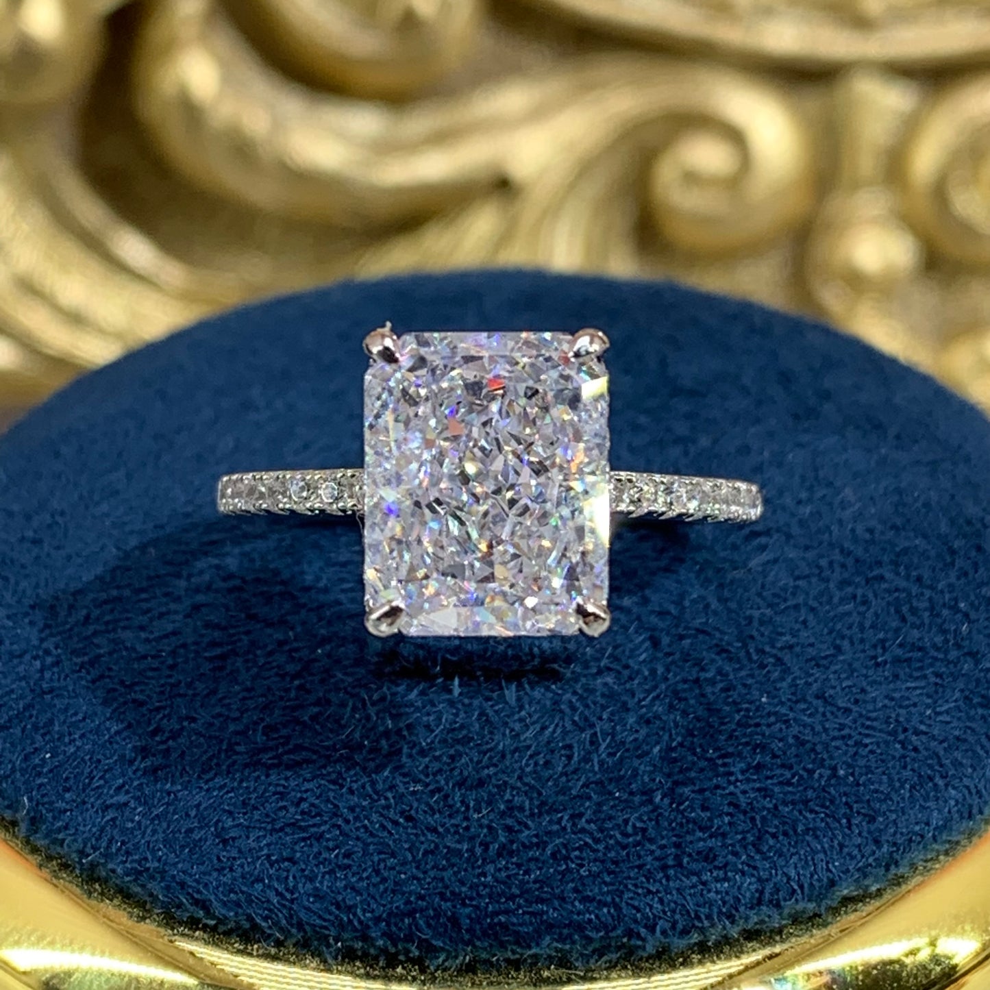(Barbie) 「Buy 1 get 1 band ring for free」4CT Cube zircon Gemstone ring
